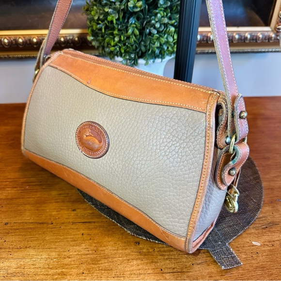 🛍️🛍️ AUTHENTIC DOONEY & BOURKE TOUPE / BROWN CROSSBODY BAG 🩷 💼 GOOD COND - Picture 3 of 11